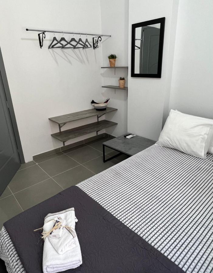 Thania'S House ,4 Minutes From The Center Of Hermoulis แอร์มูโปลี ภายนอก รูปภาพ